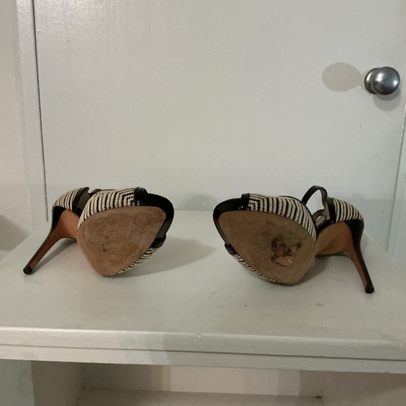 Alexander McQueen Black/Vanilla Pumps, Size 36.5 - Picture 7 of 10